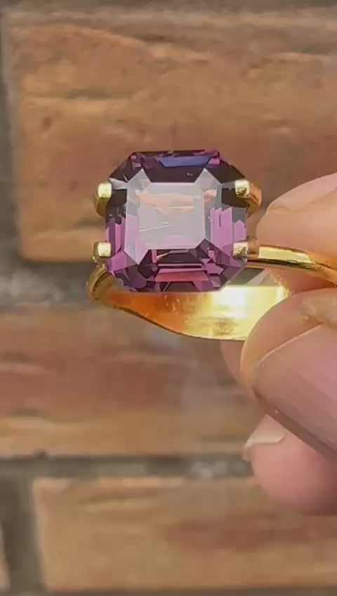 Spinal pink Emerald cut 4.26crt