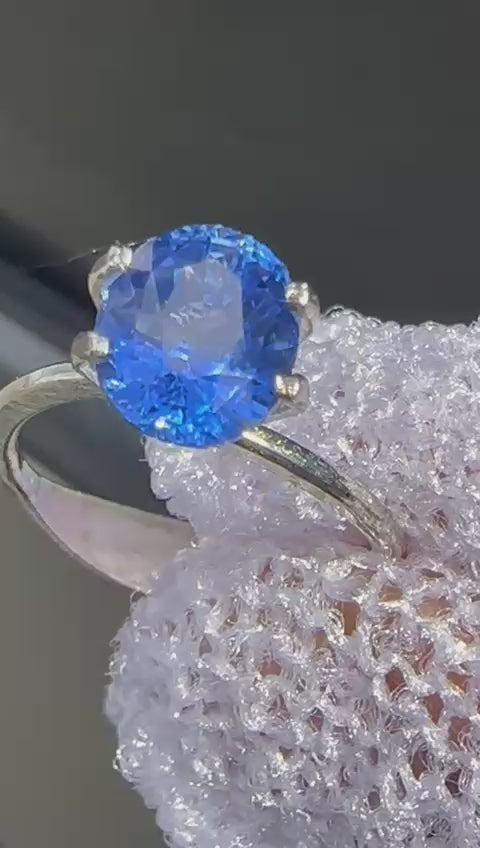 Blue Sapphire 3.52crt Royal blue